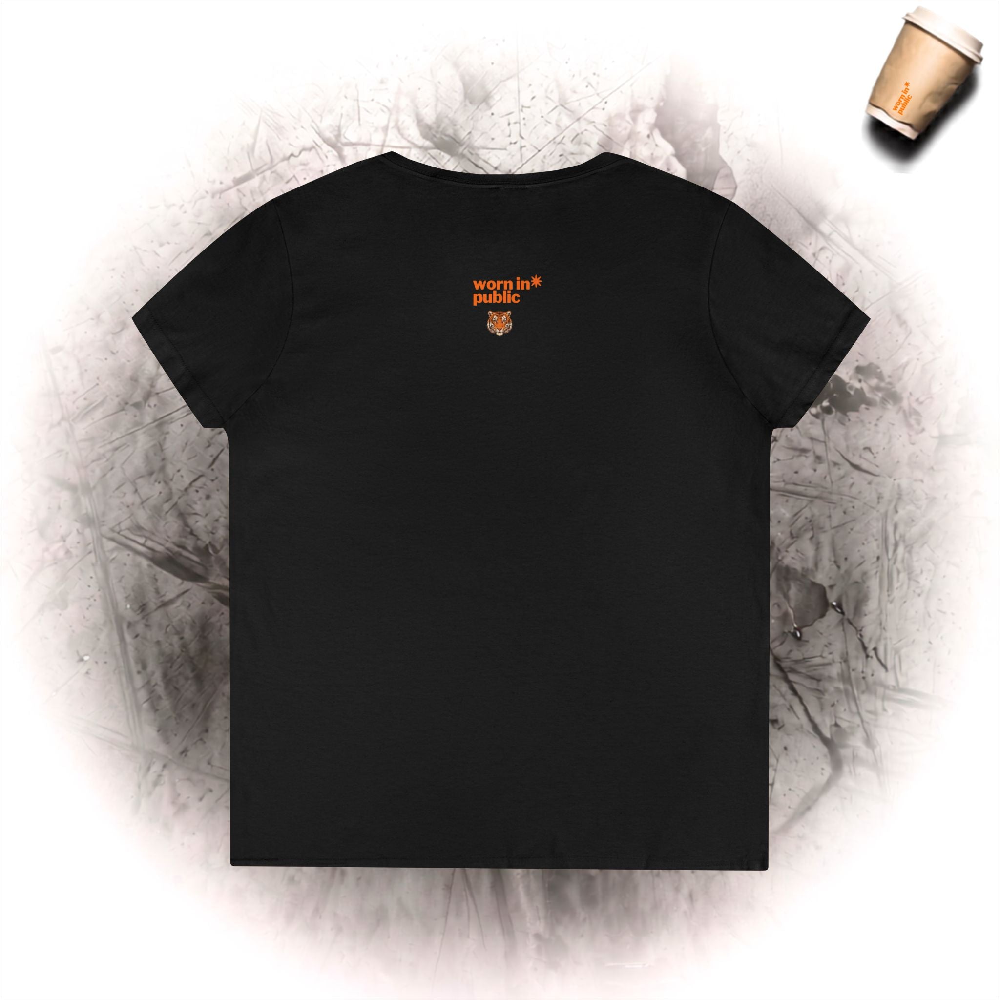 Kätzchen oder Tiger? V-Ausschnitt T-Shirt | Süße Katzen-Illustration Pastell-Grafik-Shirt