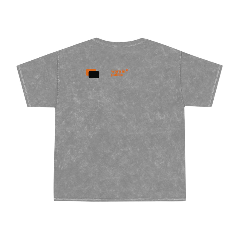We Are Not The Same Premium Mineral Wash T-Shirt | Statement-Grafik-T-Shirt mit kräftigem Kontrast
