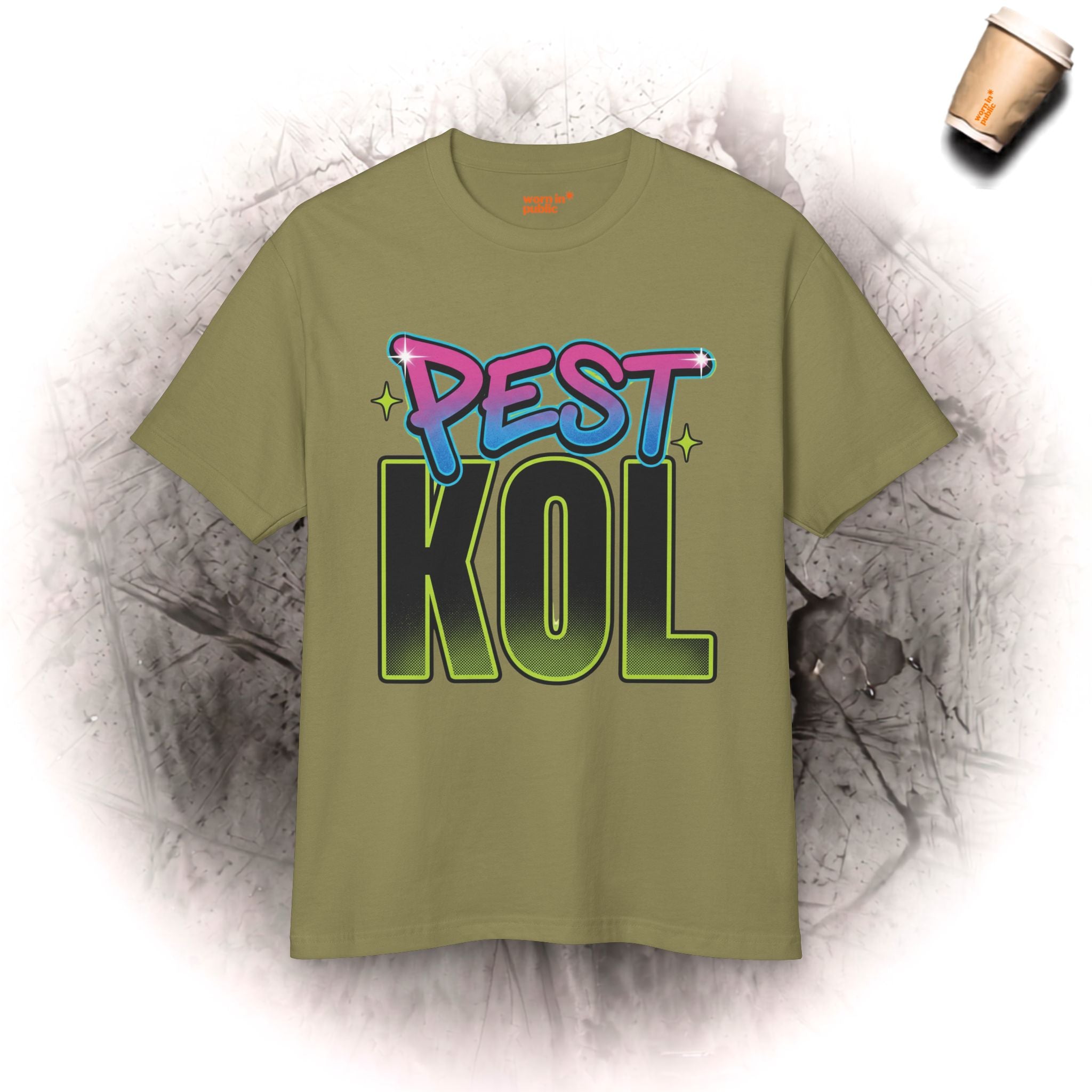 Pest Kol | Retro Unisex Streetwear-Grafik-T-Shirt mit kräftiger Schrift