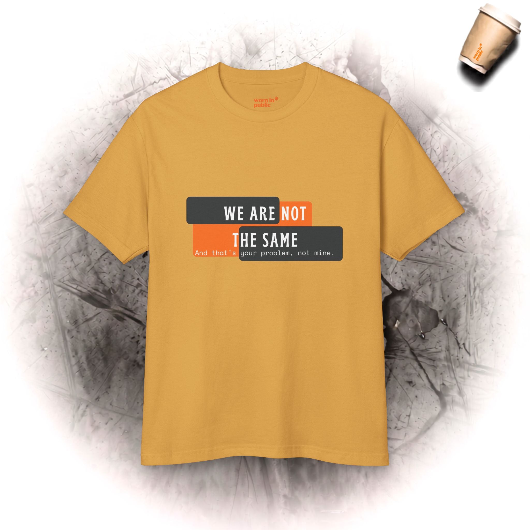We Are Not The Same Oversized T-Shirt mit Schulterabfall | Statement-Grafik-Shirt