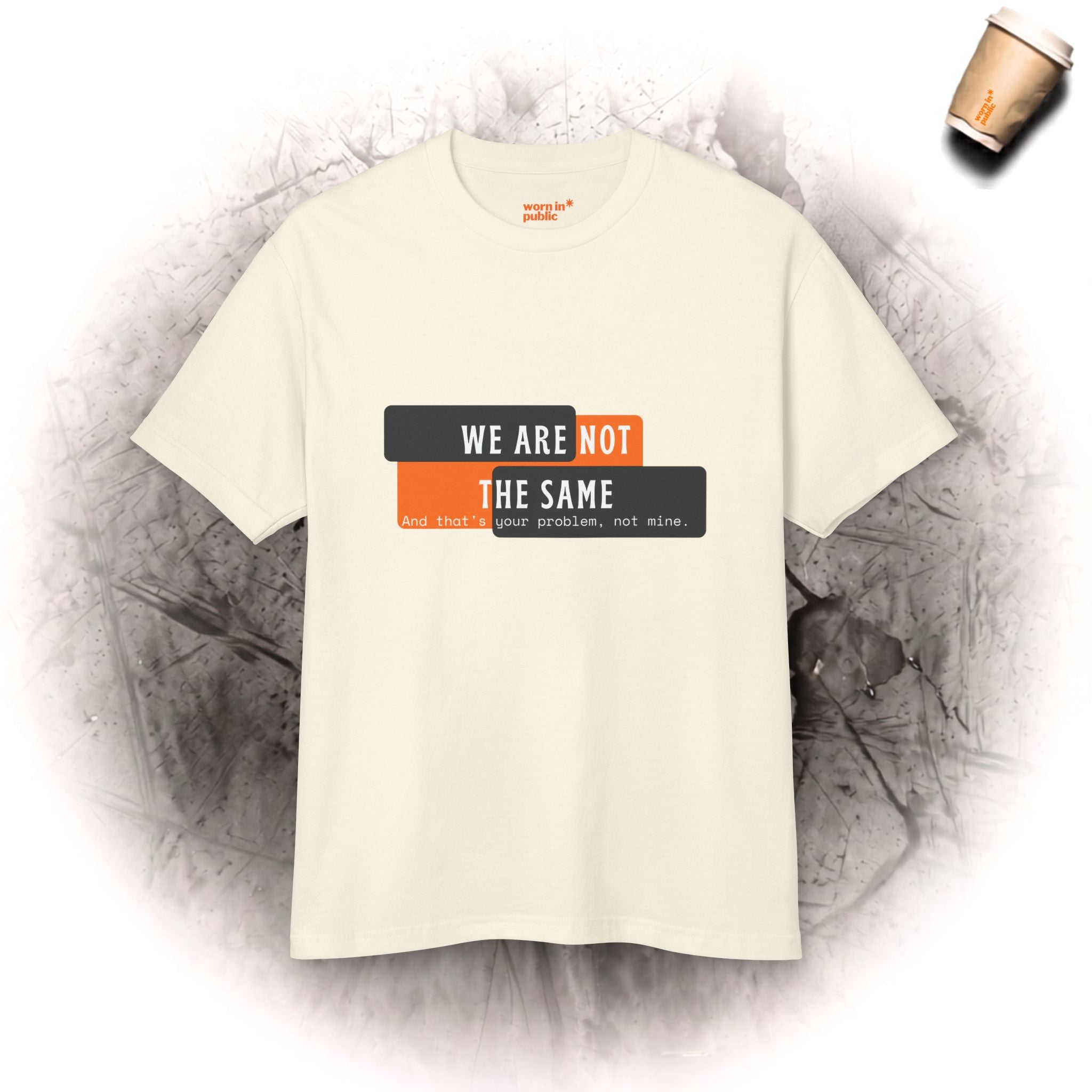We Are Not The Same Oversized T-Shirt mit Schulterabfall | Statement-Grafik-Shirt