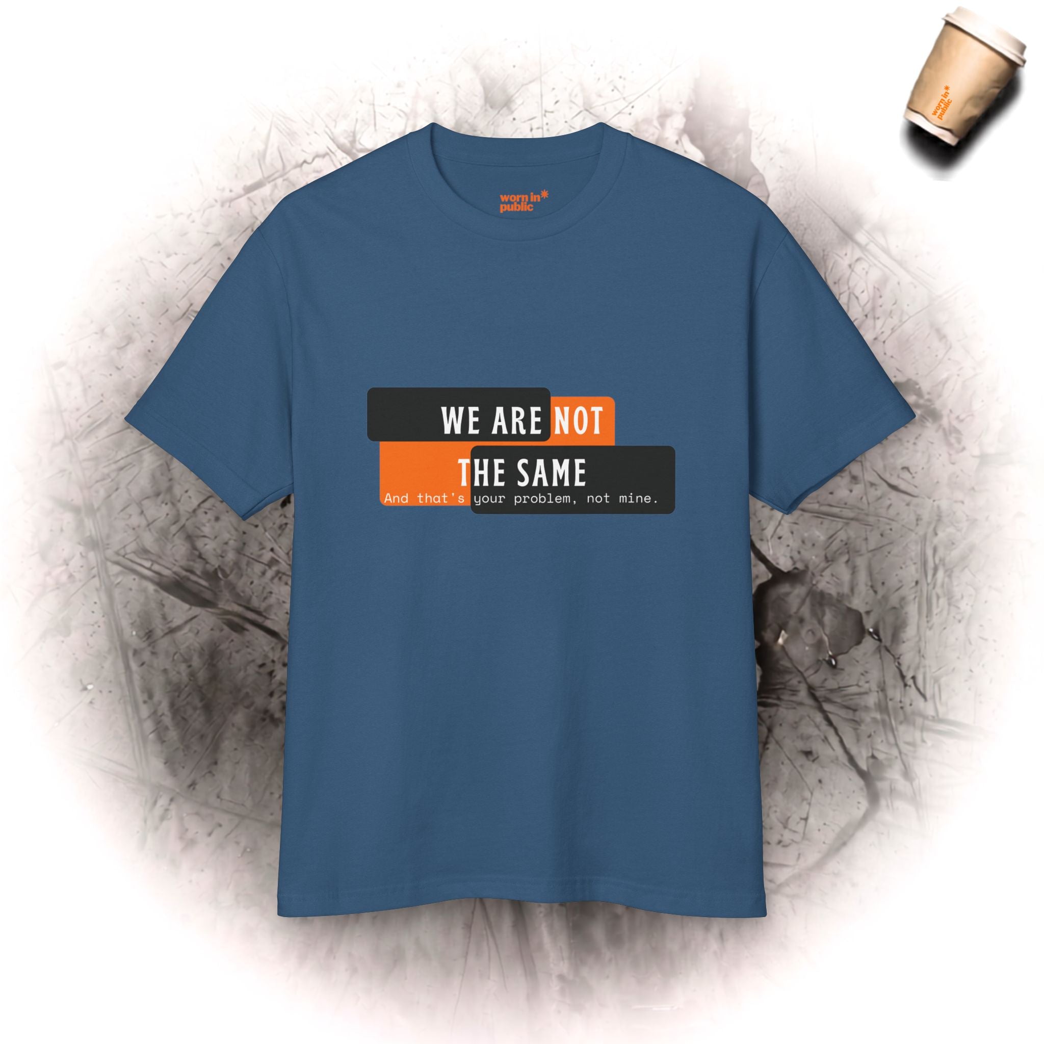 We Are Not The Same Oversized T-Shirt mit Schulterabfall | Statement-Grafik-Shirt
