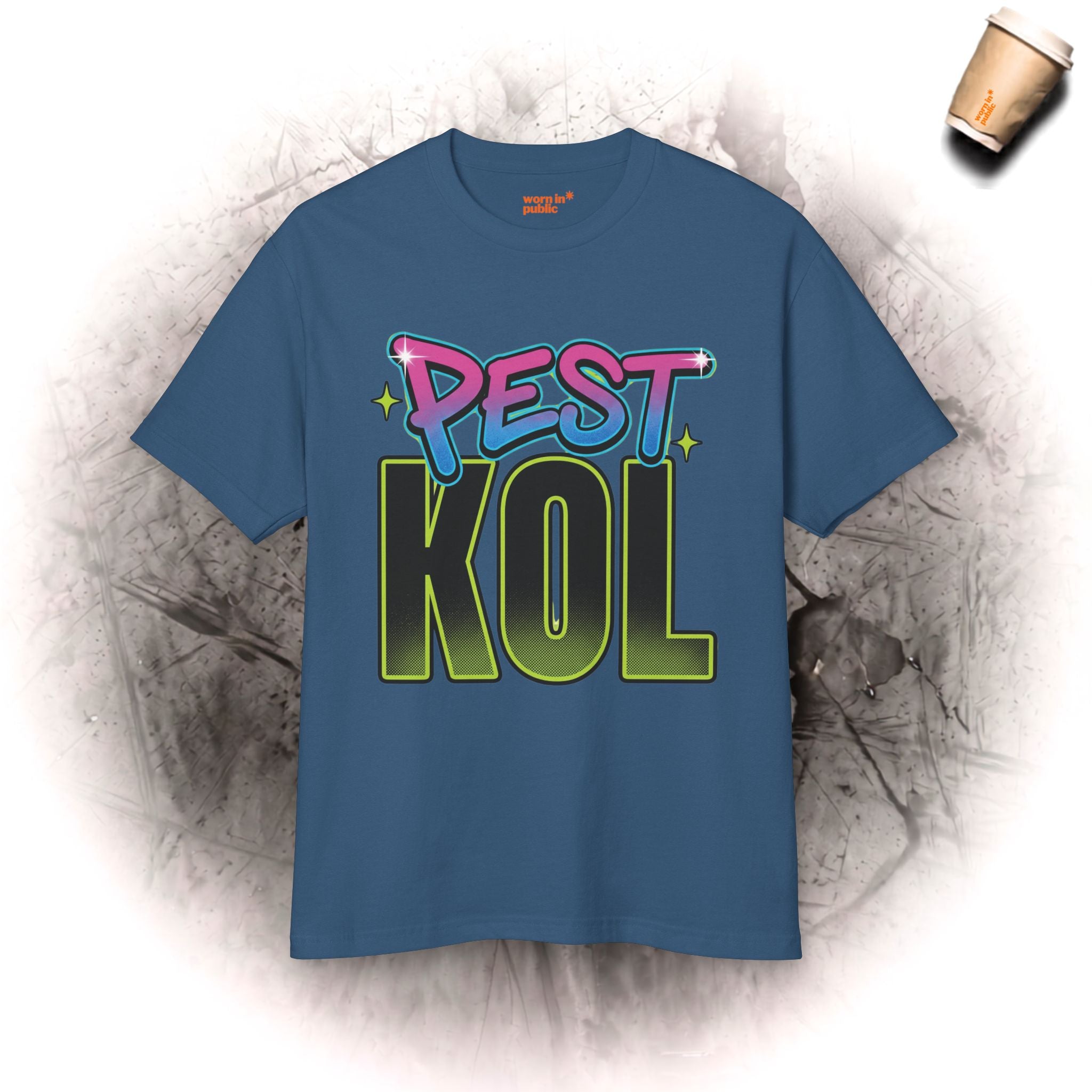 Pest Kol | Retro Unisex Streetwear-Grafik-T-Shirt mit kräftiger Schrift