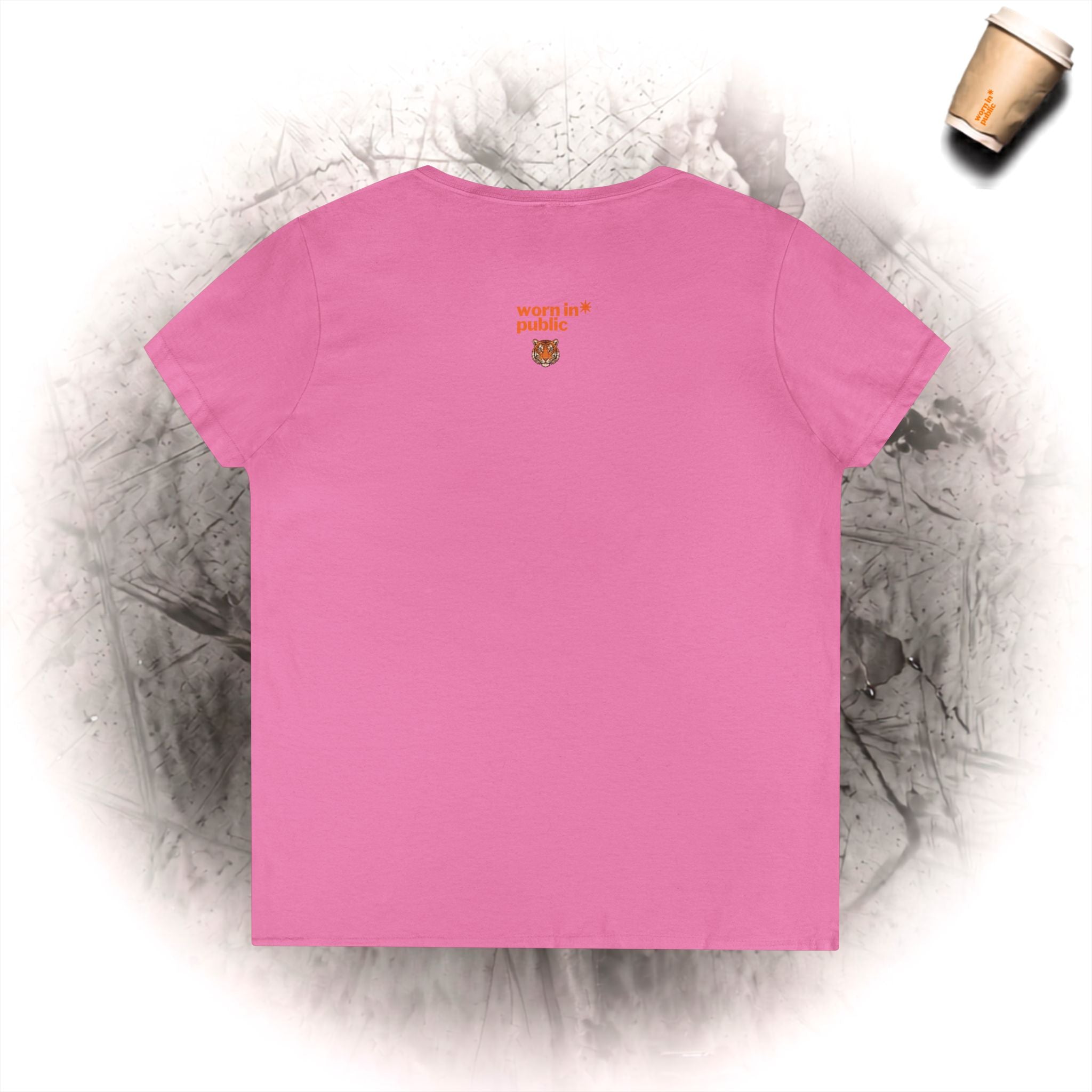 Kätzchen oder Tiger? V-Ausschnitt T-Shirt | Süße Katzen-Illustration Pastell-Grafik-Shirt